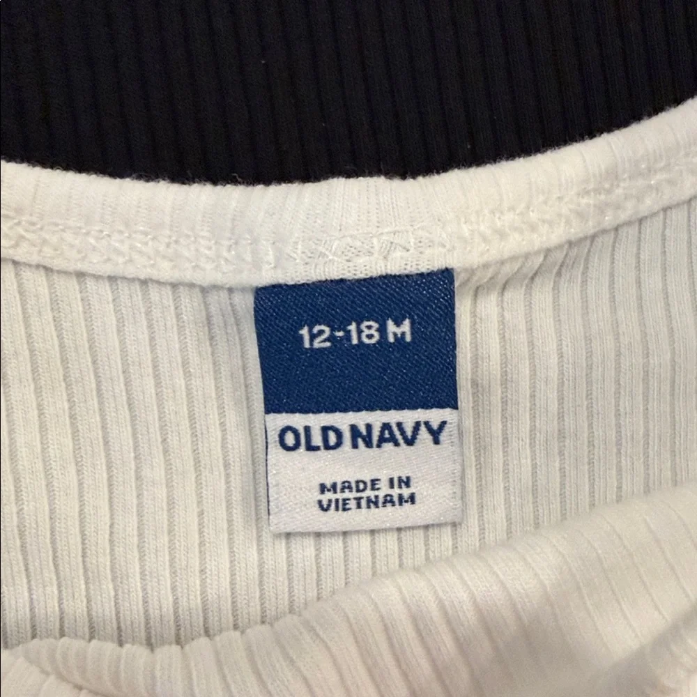 Old Navy Lettuce Edge Ribbed Long Sleeve Tops — Black & White Duo 12-18 Months